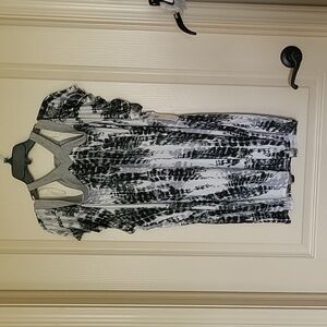 ENTRO Women's Charcoal and Light Gray Cold Shoulder Graphic Top New Size 2X